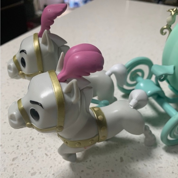 Funko collectible Cinderella carriage - Picture 4 of 5